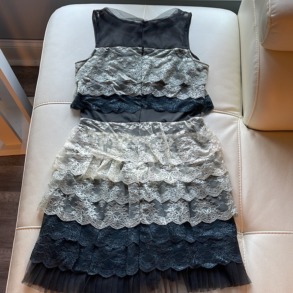 Dress - Picture 3 of 6